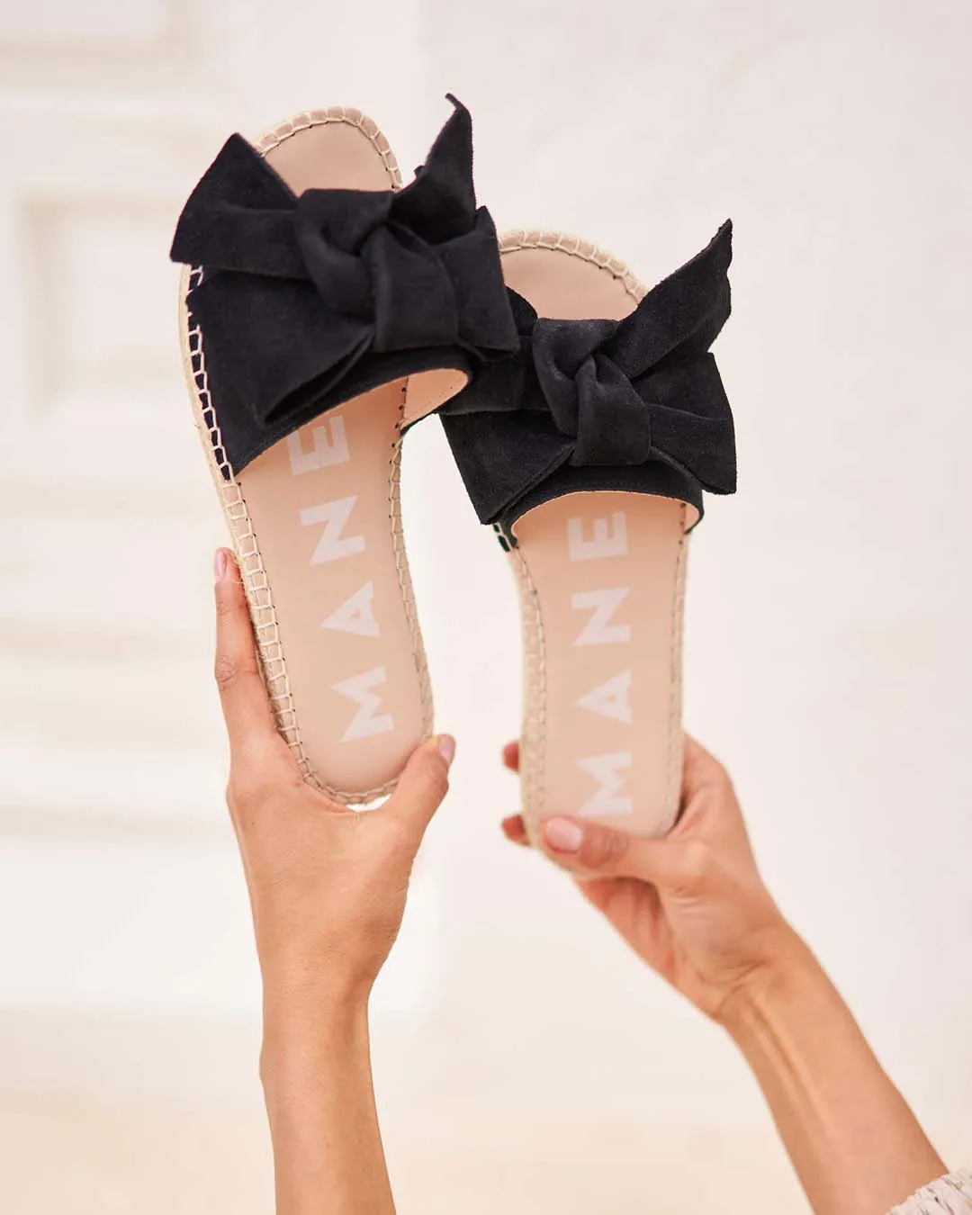 Sandals With Bow Hamptons Black Suede