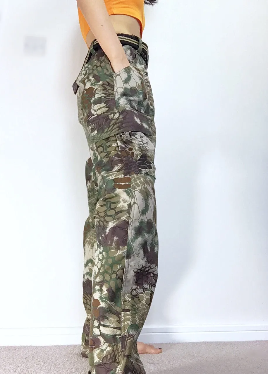 UNISEX OVERSIZE SNAKE CAMO CARGO TROUSERS